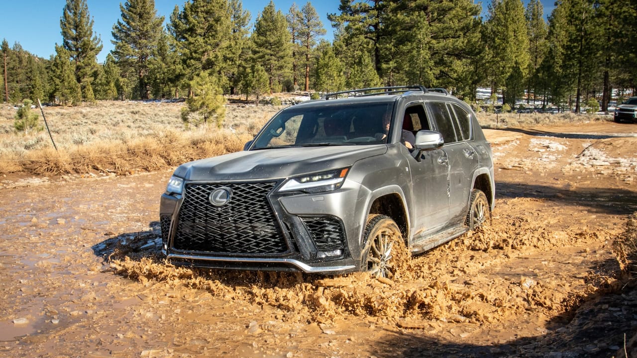 LEXUS LX 600