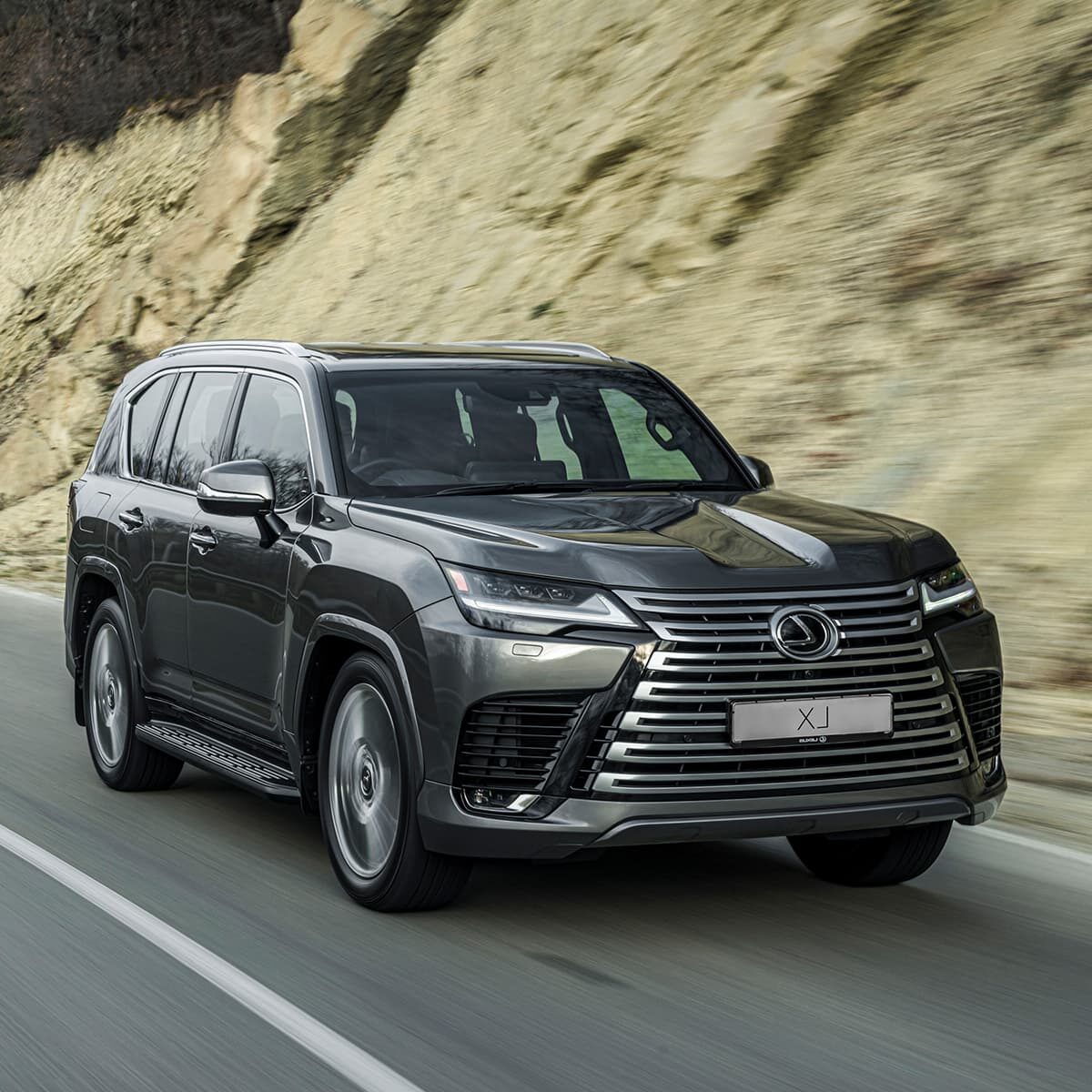 LEXUS LX 600